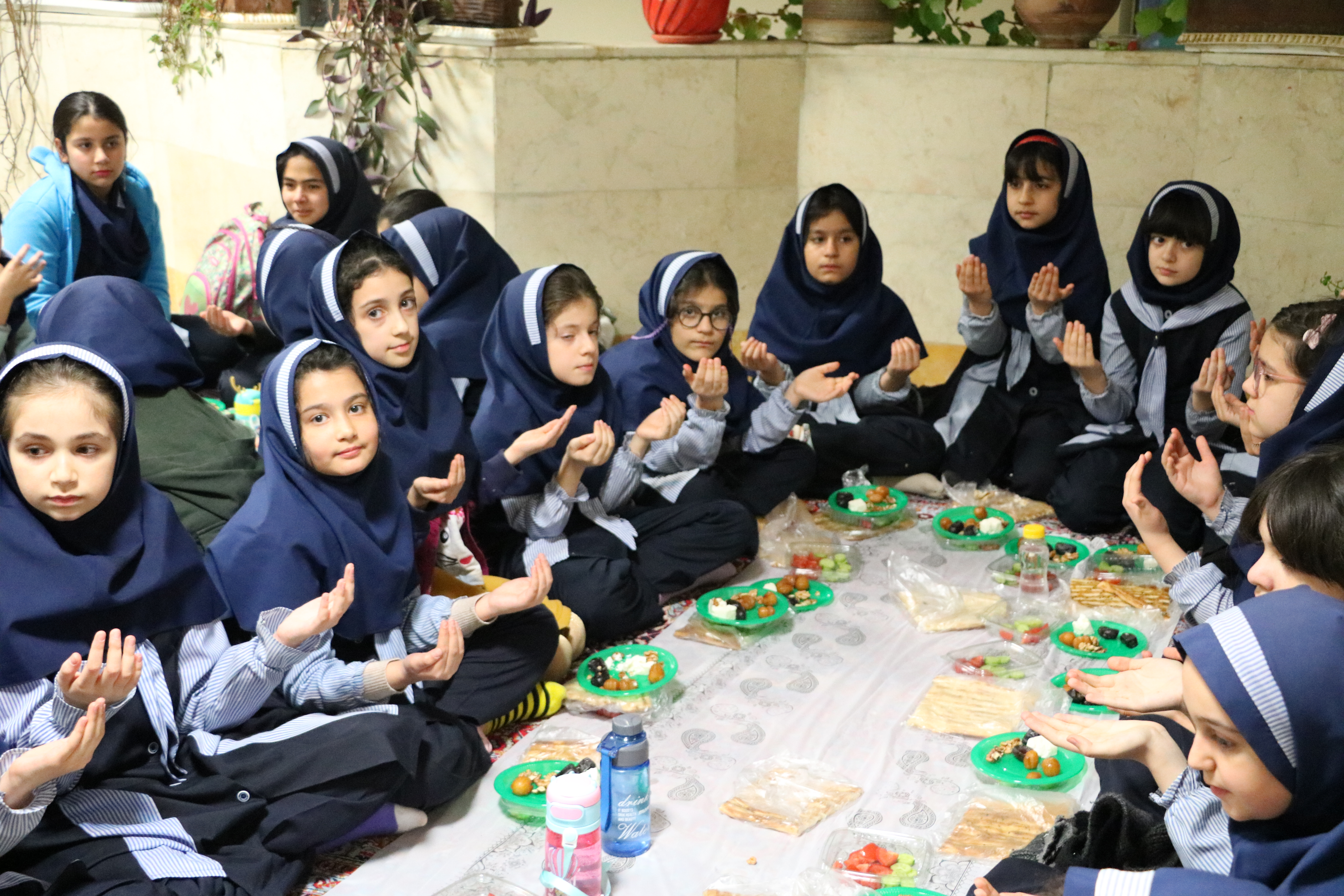 برگزاری مراسم افطاری در ماه مبارک رمضان